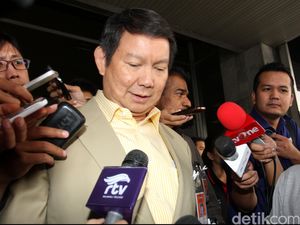 Soal Logistik Prabowo, Desmond: Mungkin Hashim Nggak Bantu Duit