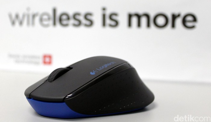 Logitech Wireless Combo MK345 kembali dilahirkan untuk memberikan kenyamanan lebih, penuh pesona dan kian tangguh dikelasnya. Mouse dan keyboard yang diberi nama Combo MK345 ini menawarkan beragam fitur terbaru yang salah satunya adalah dari kekuatan baterainya.