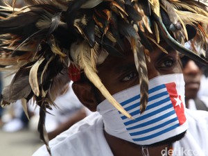 Begini Cara Bupati Lanny Jaya Melawan Kelompok Kriminal Bersenjata Papua