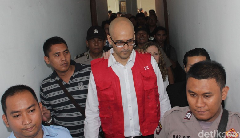 Bebas, Neil Bantleman Terpidana Pencabul Siswa JIS Sudah Pulang ke Kanada Bebas, Neil Bantleman Terpidana Pencabul Siswa JIS Sudah Pulang ke Kanada