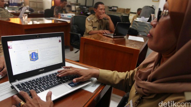 Fakta Rencana Gaji PNS Muslim Langsung Dipotong Zakat 2,5%