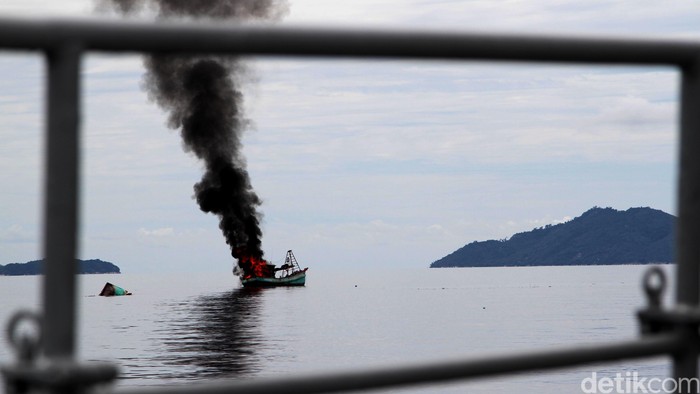 Susi Tenggelamkan 127 Kapal di 2017, Vietnam Paling Banyak