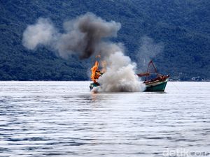 Begini Prosedur Kapal Maling Ikan Disidang Hingga Ditenggelamkan?