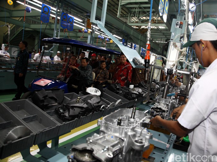 Benarkah Ada PHK di Industri Otomotif?