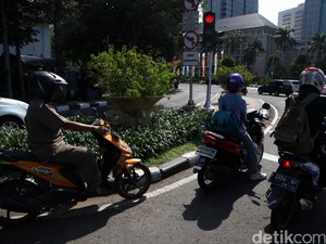Pemotor Girang Larangan Motor Sudirman-Thamrin Bakal Dicabut