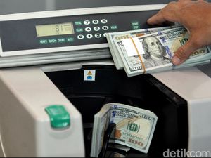Dolar AS Bikin Galau Rupiah di Rp 14.135