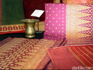 Filosofi Kehidupan di Balik Songket Pucuk Rebung yang Dibeli Jokowi