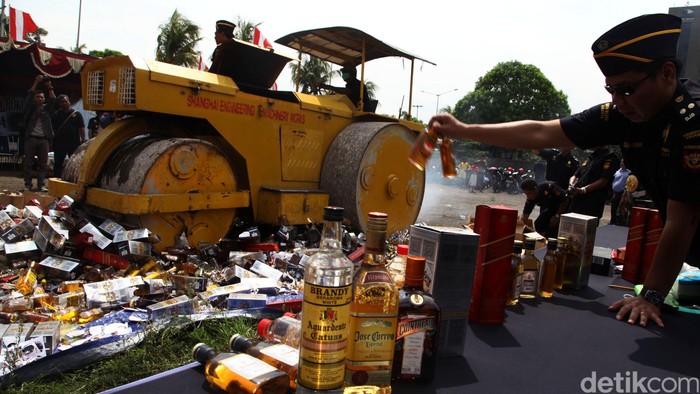 Tiga Pemuda Tewas Setelah Minum Miras Oplosan di Garut