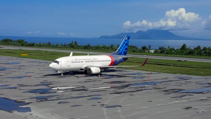 Gunung Gamalama Meletus, Bandara Sultan Babullah Ditutup Sementara