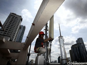 Kasus Kartel Tarif SMS, 5 Operator Seluler Dihukum Puluhan Miliar Rupiah