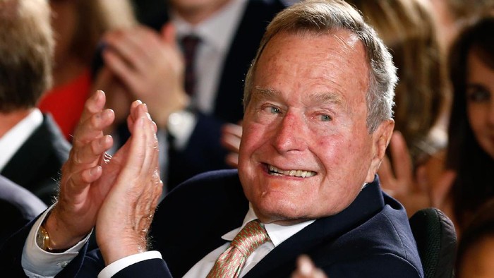 Empat Hari Dirawat karena Patah Tulang Leher, Bush Senior Diperbolehkan Pulang