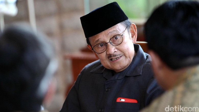 BJ Habibie: Indonesia Perlu SDM Terbarukan untuk Majukan Bangsa BJ Habibie: Indonesia Perlu SDM Terbarukan untuk Majukan Bangsa