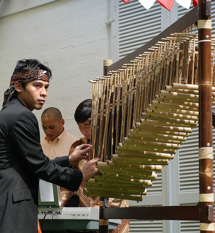 Ilustrasi Angklung