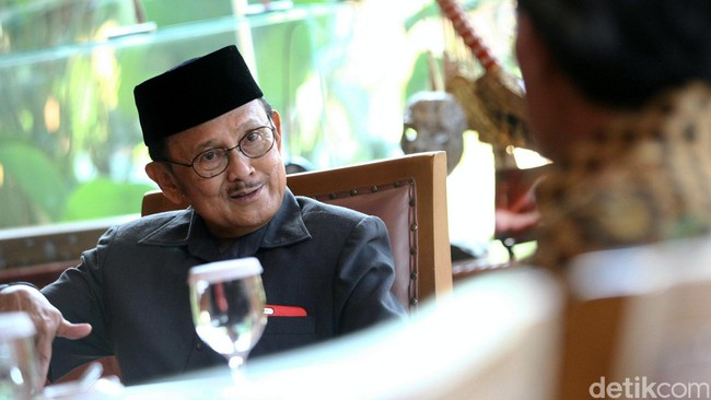 Mengenang Ciri Khas Sikap BJ Habibie