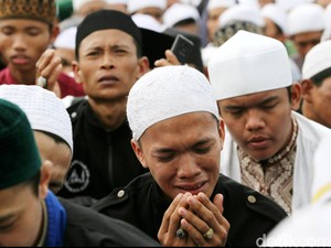 Hukum Merayakan Maulid Nabi Muhammad SAW
