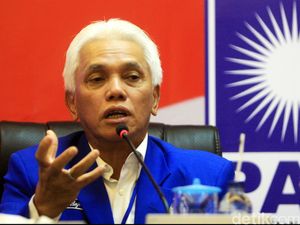 Tanpa Kata, Hatta Rajasa Tinggalkan Kediaman SBY