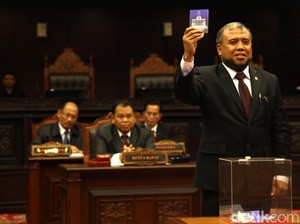 PSI: Penangkapan Patrialis Akbar Jadi Guncangan Kedua untuk MK