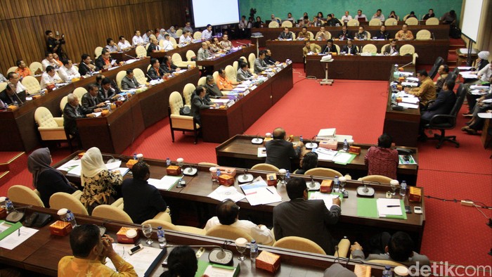 Panja DPR Minta Pemerintah Perbaiki Penerbangan Perintis hingga Standar Pilot Asing