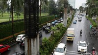2008, pengembang sekaligus investor proyek ini, yakni PT Jakarta Monorail (PT JM), kesulitan pendanaan Nilai proyeknya mencapai US$ 450 juta. PT JM mengaku tidak mampu memenuhi syarat investasi US$ 144 juta. Rengga Sancaya/detikcom