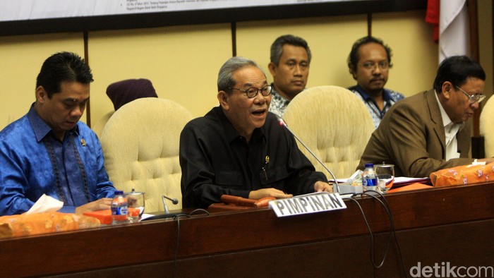 Komisi II DPR Minta 9 Komisioner Baru Ombudsman Lakukan Terobosan