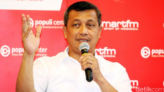 Mantan Wakapolri Komjen Pol (Purn) Oegroseno ikut angkat bicara seputar kasus yang melilit Komjen Pol Budi Gunawan, dalam diskusi Perspektif Indonesia, di Jakarta, Sabtu (17/01/2015). Komjen Pol Budi Gunawan oleh KPK telah ditetapkan sebagai tersangka.