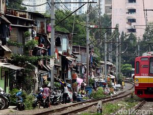 Bikin Rumah Mepet Rel Kereta Api Bisa Dipenjara! Begini Aturannya