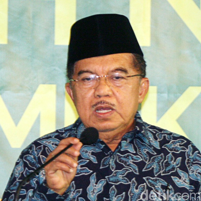 Wakil Presiden Jusuf Kalla saat menghadiri perayaan hari ulang tahun Nahdatul Ulama di Kantor PBNU, Jakarta, Sabtu (31/1/2015) malam. Ulang tahun ke 89 ini mengangkat tema 