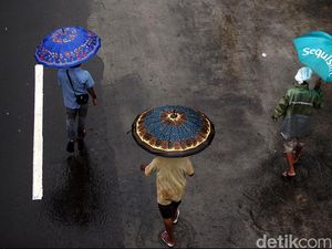 BMKG: Waspada Potensi Hujan Disertai Petir di Jaksel hingga Jaktim