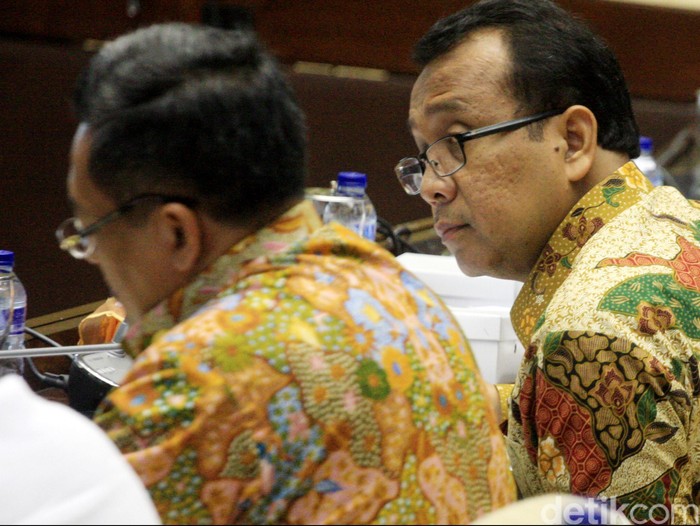 Mensesneg: Sesuai UU, TNI Harus Netral dan Tak Berpolitik
