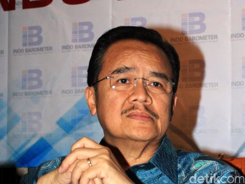 Gubernur Kalteng Agustin Teras Narang Agustin Teras Narang adalah Gubernur Kalimantan Tengah ke-12. Sebelum menjabat sebagai gubernur, ia dikenal sebagai politikus yang pernah duduk di Dewan Perwakilan Rakyat. Ia menggantikan Sodjuangan Situmorang yang ditunjuk sebagai pejabat sementara Gubernur Kalimantan Tengah.