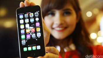 Tapi meski sambutannya positif, ada beberapa keluhan soal iPhone 6. Misalnya mudah bengkok atau dijuluki bendgate. Lalu ada penyakit layar sentuh yang menimpa sebagian produk, disebut ‘Touch Disease’. Foto: Hasan Alhabshy
