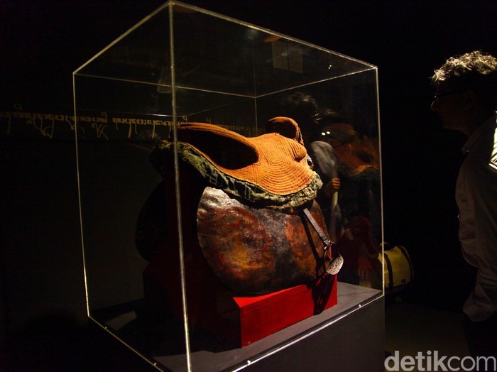 Pameran Aku Diponegoro: Sang Pangeran Dalam Ingatan Bangsa digelar di Galeri Nasional, Jakarta. Pameran ini memajang sejumlah karya perupa dan koleksi museum yang terkait dengan Pangeran Diponegoro.