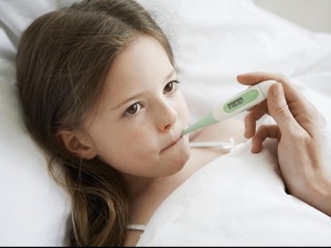 Tenggorokan Anak Merah Bukan Pertanda Harus Diberi Antibiotik