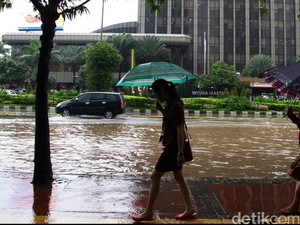 Wagub Djarot: Genangan di Jalanan Jakarta karena Saluran Air Tersumbat