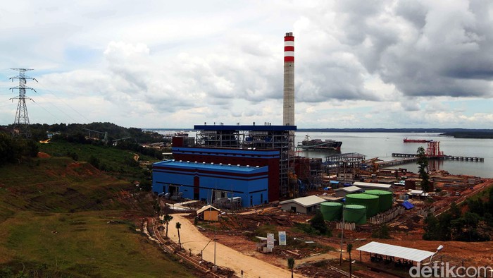 Pembangunan Proyek PLTU Teluk Balikpapan terus dikebut. Nantinya PLTU Teluk Balikpapan ini akan diproyeksikan untuk menghadapi pertumbuhan ekonomi di Kaltim yang tumbuh dengan pesat. Proyek PLTU Teluk Balikpapan berkapasitas 2 x 110 MW, terletak di Desa Kariangau, Balikpapan Utara. Kalimantan Timur.