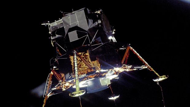 Melihat Pesawat Antariksa di Balik Misi Apollo 11