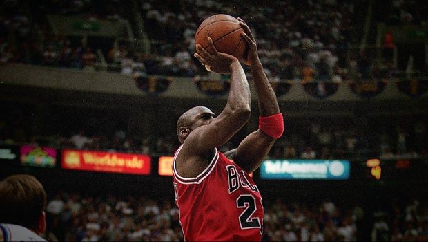 Michael Jordan dianggap sebagai pebasket terbaik sepanjang masa.