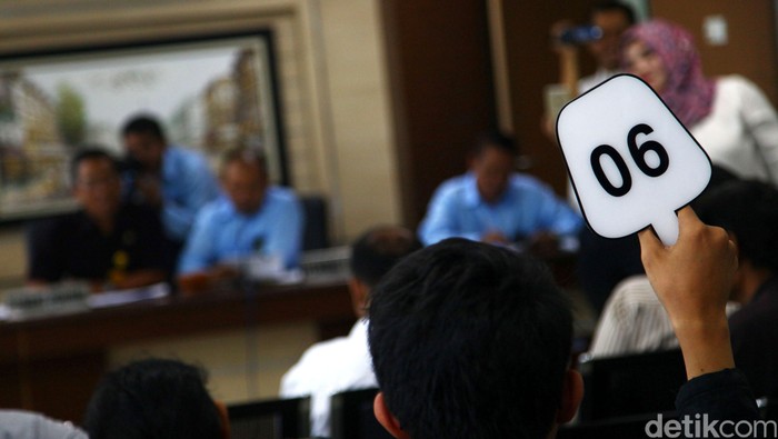 Pusat Pemulihan Aset (PPA) Kejaksaan Agung kembali melelang barang rampasan milik terpidana korupsi pajak Gayus Halomoan Partahanan Tambunan, Rabu (18/2/2015). Harta yang akan dilelang yaitu 1 apartemen dan 2 buah mobil.