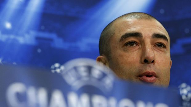 Roberto Di Matteo sukses meraih trofi Liga Champions bersama Chelsea usai memainkan taktik parkir bus.