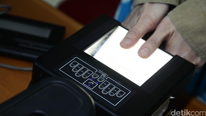 400 Ribu Lebih Warga Surabaya Belum Punya e-KTP