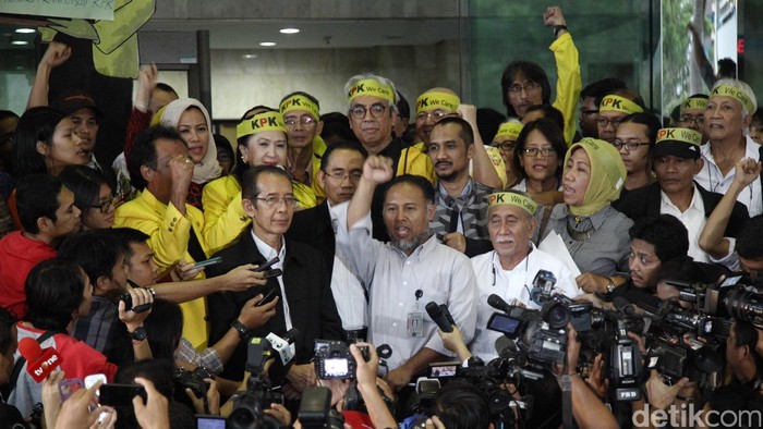 Jaksa Agung Beri Sinyal Deponeering Kasus BW dan Samad