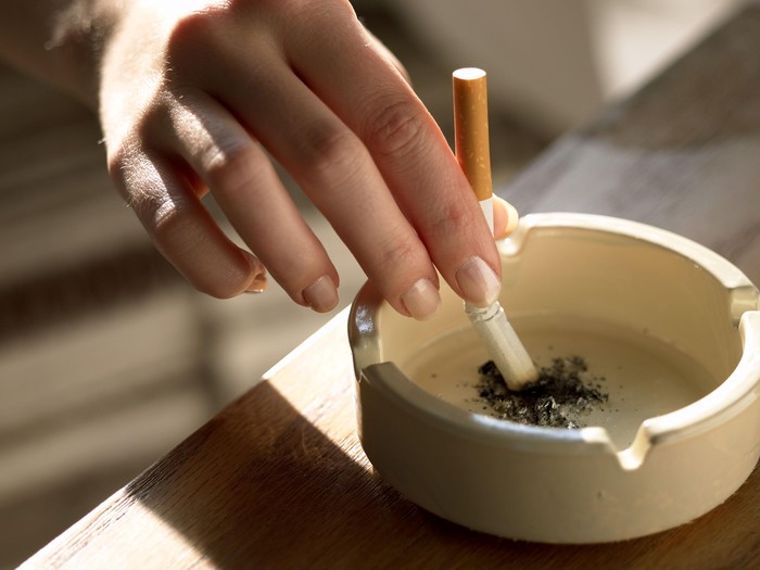 Rokok Kretek Dianggap Warisan Budaya, Pakar Kesehatan Sebut Sirih Lebih Baik