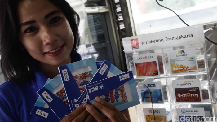 Imbas Demo Sopir Taksi, TransJ: Khusus Hari ini Penumpang Boleh Bayar Tunai