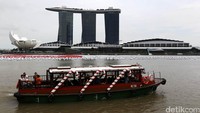 Wisata naik perahu di Singapore River juga acap kali muncul. Ini cara asyik untuk melihat Singapura dengan cara yang berbeda lho traveler (Agung Pambudhy/detikFoto)