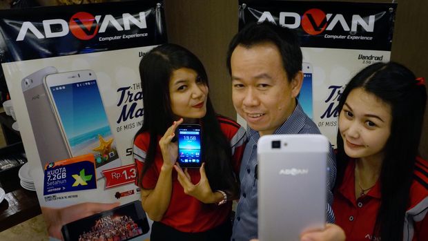 Penyebab Ponsel Lokal Kalah Dihantam Produsen China - CNN Indonesia