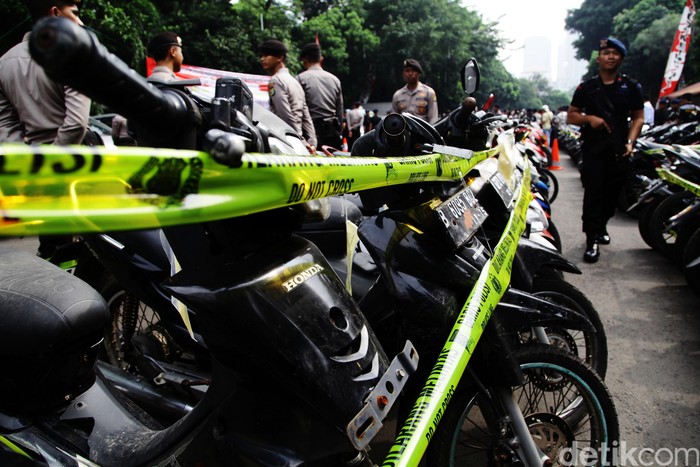 Dua Pemuda Tipu Korbannya, Sepeda Motor Ditukar dengan Keris