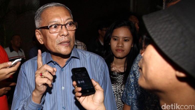 Politikus Golkar: Airlangga Harus Pilih Jadi Menteri atau Ketum Politikus Golkar: Airlangga Harus Pilih Jadi Menteri atau Ketum