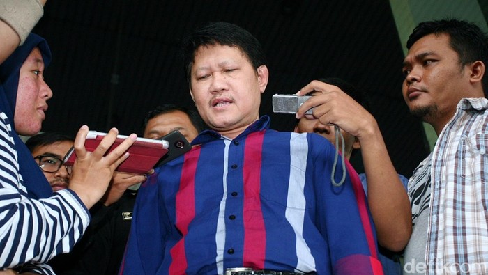 Mantan pimpinan KPK Haryono Umar menyambangi kantor KPK, Rabu (4/3/2015). Mereka menyebut bahwa KPK sebenarnya bukan kali saja akan dilemahkan, sudah beberapa kali ada upaya pelemahan sejak KPK berdiri.