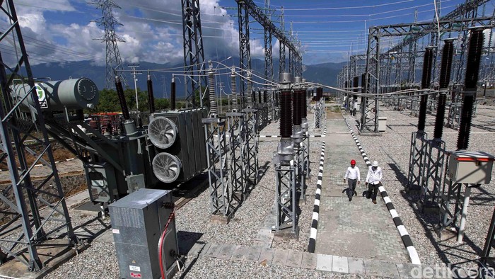 Jaringan transmisi Saluran Udara Tegangan Tinggi (SUTT) 150 Kilo Volt (kV) sepanjang 284 Kilo Meter Sirkuit (kms) dari Gardu Induk (GI) Poso ke GI Sidera (Palu Baru) telah resmi dioperasikan. Hal ini untuk mengoptimalkan suplai energi listrik dari PLTA Poso yang memiliki kapasitas terpasang 3 x 65 MW. Kondisi kelistrikan di Sulawesi Tengah, khususnya di sistem kelistrikan PALAPAS : Palu, Donggala, Parigi dan Sigi, yang pada kurun beberapa waktu terakhir mengalami defisit daya, terhitung sejak Senin (09/03/2015) akan mulai membaik karena mendapatkan tambahan pasokan listrik sebesar 24 Mega Watt (MW) yang dihasilkan dari Pusat Listrik Tenaga Air (PLTA) Poso ini.