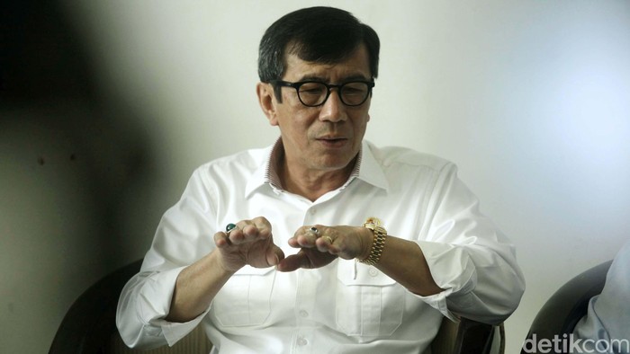 Di DPR, Menkum Jelaskan Soal Perbedaan Data TKA China di RI